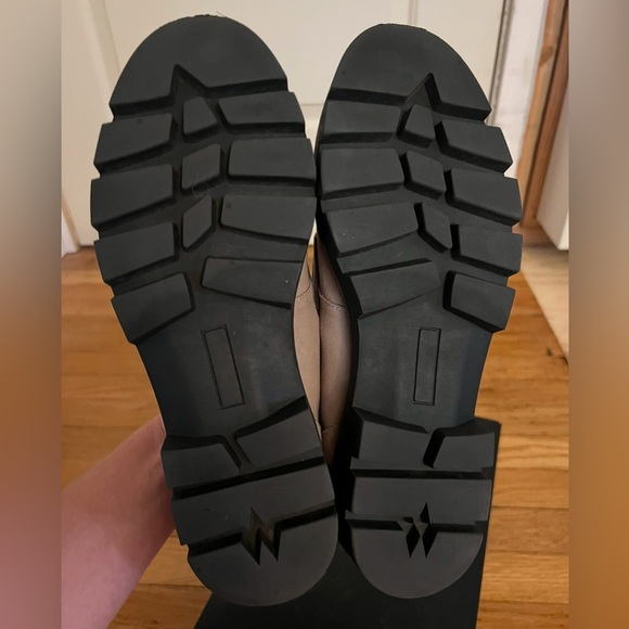 NIB House of Harlow 1960 Gunner Light Taupe Suede Loafer with Black Lug Sole - Picture 9 of 9